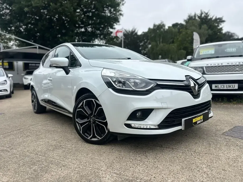 Used Renault Clio Iconic 2018 White Hatchback