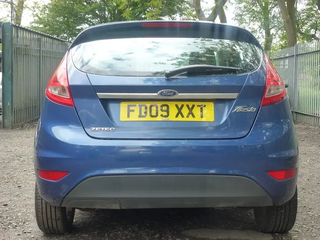 Usado Ford Fiesta Zetec 94 HP (69 kW) 2009 Azul Citadino