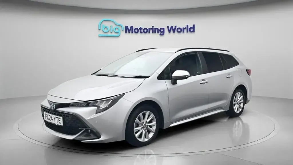Used Toyota Corolla 140 HP (102 kW) 2024 Silver Estate