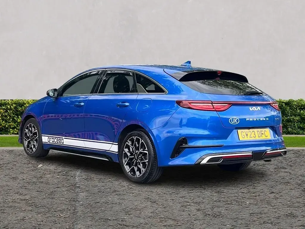Used Kia ProCeed 160 HP (117 kW) 2023 Blue Estate