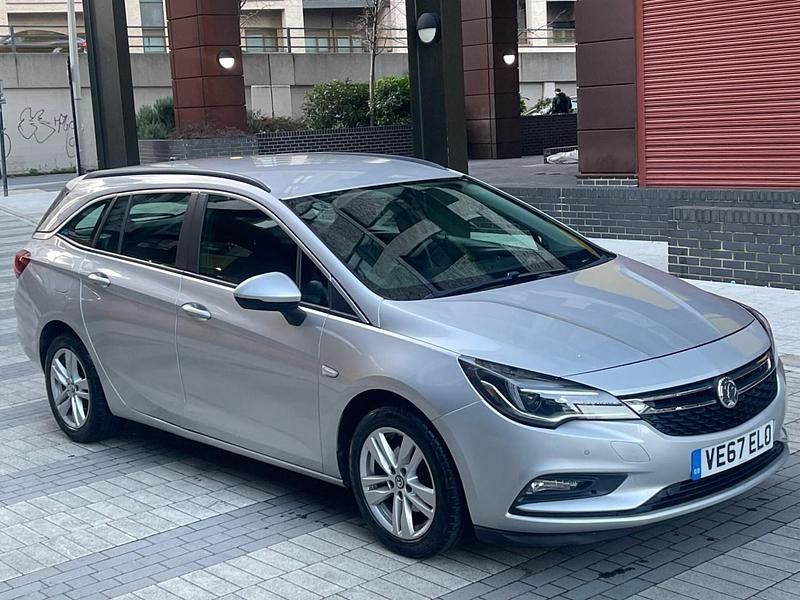 Silver Used 2017 Vauxhall Astra Design Edition Estate | £3,990 (Good price) - Image 1/4