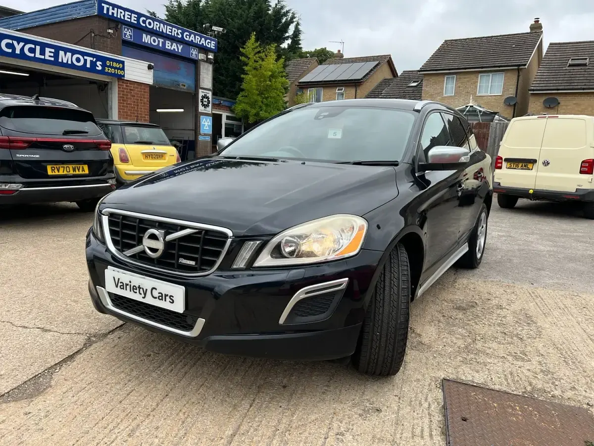 Used Volvo XC60 R-Design 163 HP (119 kW) 2013 Black SUV
