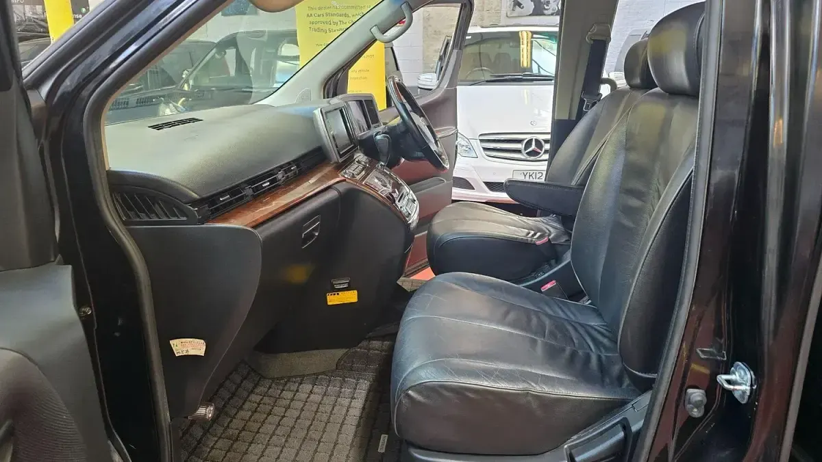 Used Nissan Elgrand 360º 2026 Black