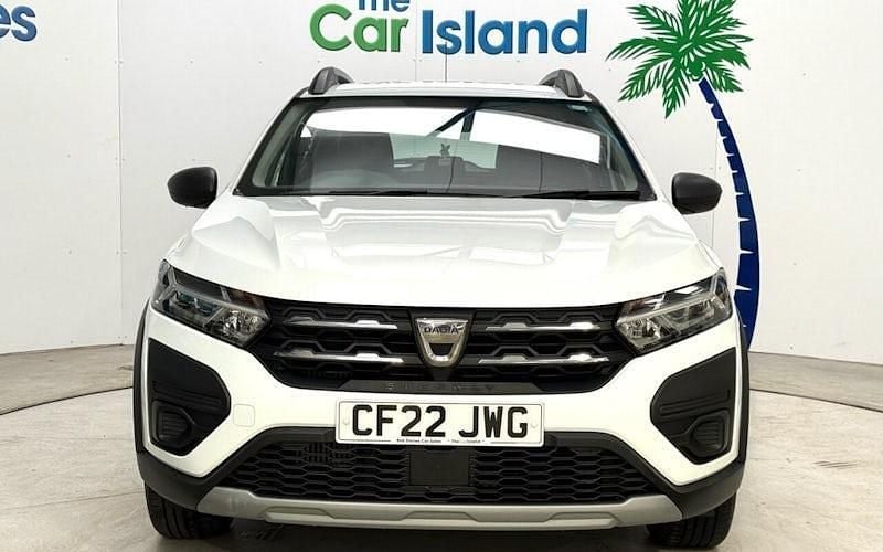 Used Dacia Sandero Essentiel 91 HP (66 kW) 2022 White Hatchback