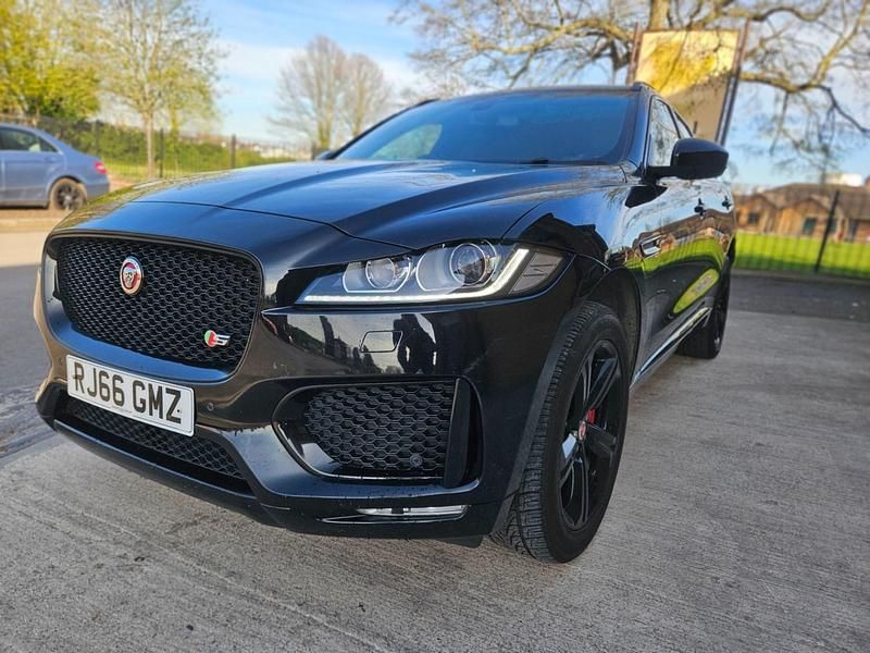 Begagnad Jaguar F-Pace S 300 HK (220 kW) 2016 Svart SUV