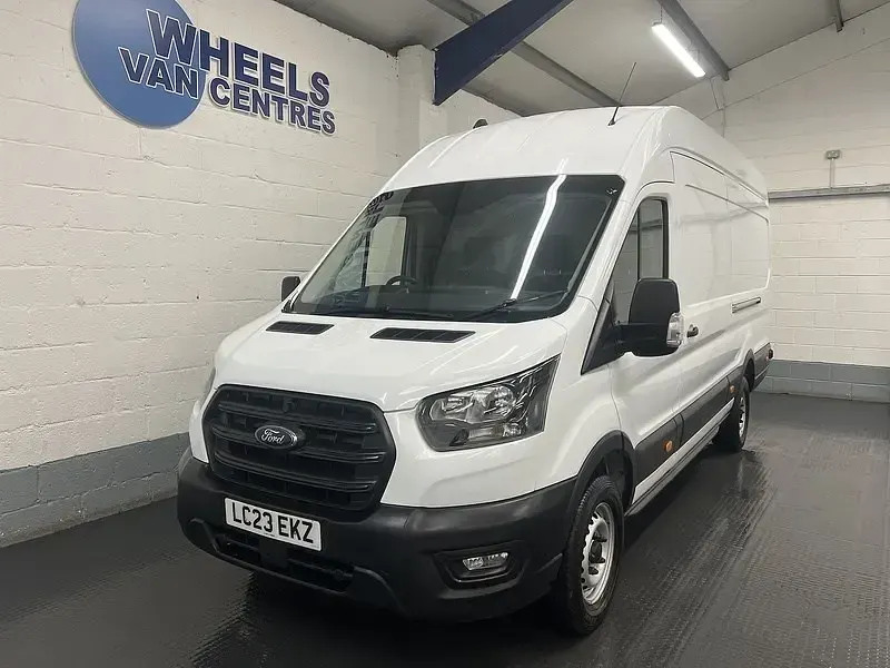 Usado Ford Transit S 130 HP (95 kW) 2023 Branco Van