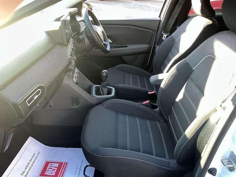 Used Dacia Jogger Expression 110 HP (80 kW) 2024 White MPV