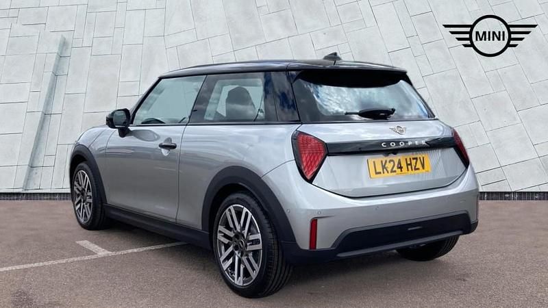 Used Mini Cooper Hatch 154 HP (113 kW) 2024 Silver Hatchback