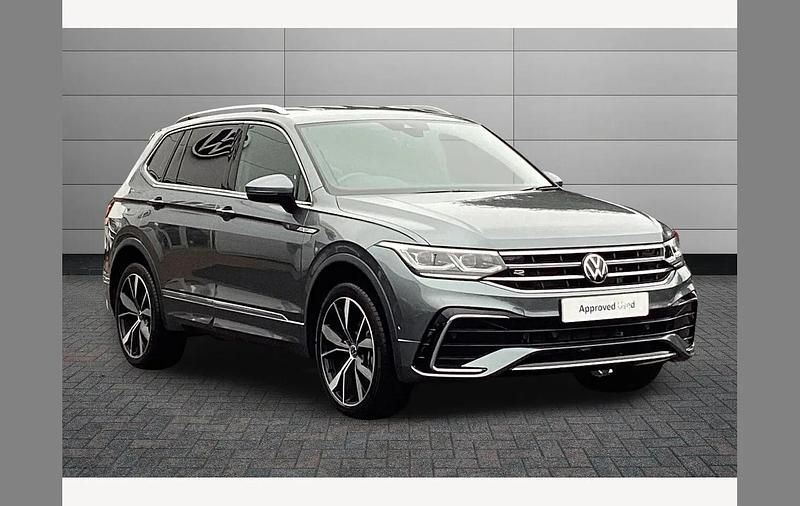 Platinum grey Used 2025 VW Tiguan Allspace R-line SUV | £34,295 (A bit pricey) - Image 1/3