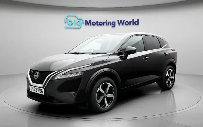 Used Nissan Qashqai N-Connecta 140 HP (102 kW) 2023 Black SUV