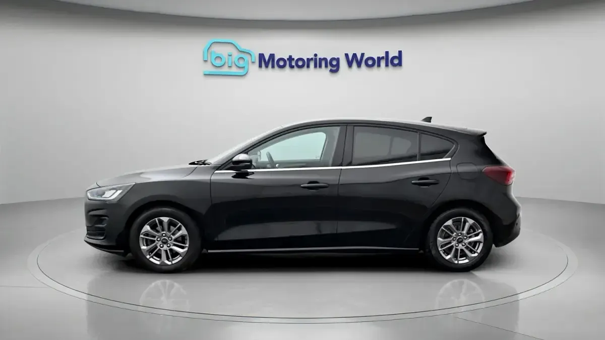 Used Ford Focus Titanium 125 HP (91 kW) 2023 Black Hatchback