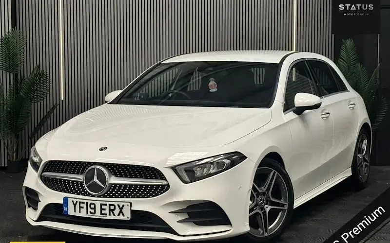Käytetty Mercedes A200 AMG Line Premium 163 HP (119 kW) 2022 Viistoperä