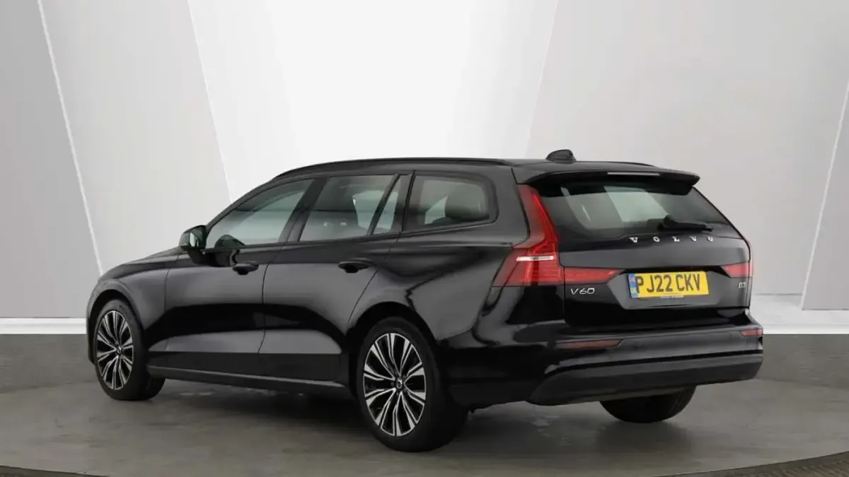 Used Volvo V60 Core 161 HP (118 kW) 2023 Estate