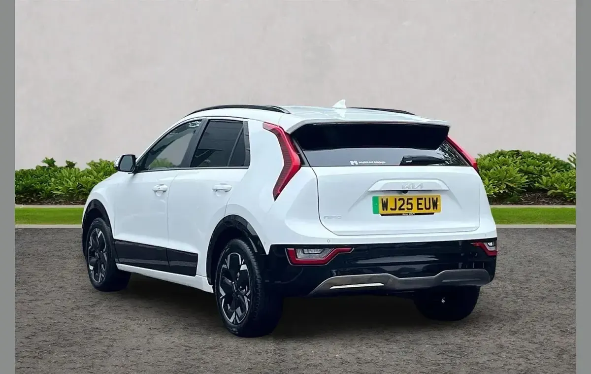 Used Kia e-Niro 150 kW (204 HP) 2025 White SUV