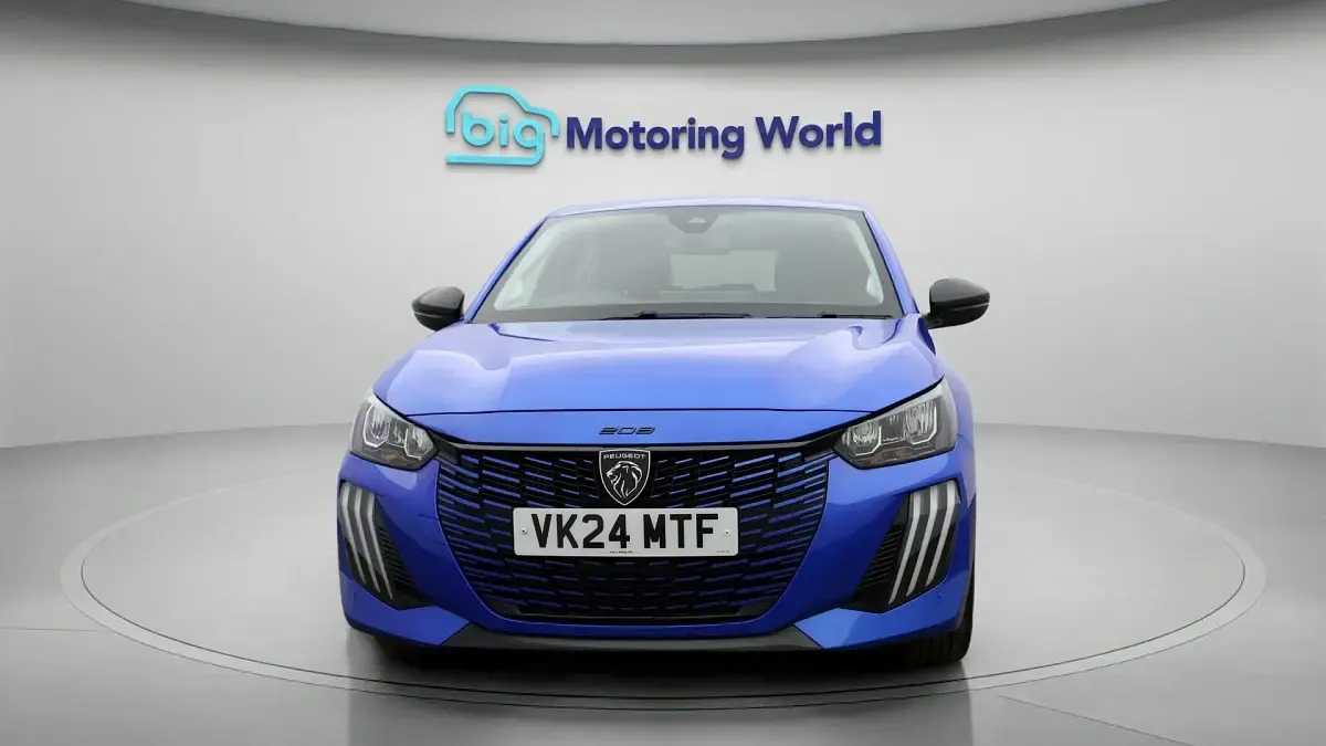 Used Peugeot 208 Allure 101 HP (74 kW) 2024 Blue Hatchback