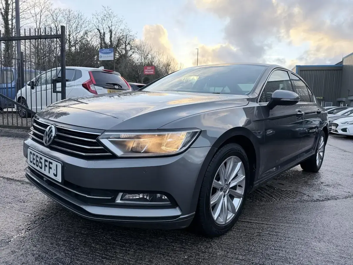 Used VW Passat Business 150 HP (110 kW) 2015 Grey Sedan