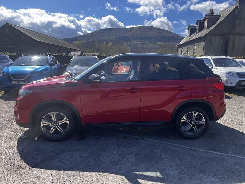 Gebraucht Suzuki Vitara SZ5 120 PS (88 kW) 2016 Rot SUV