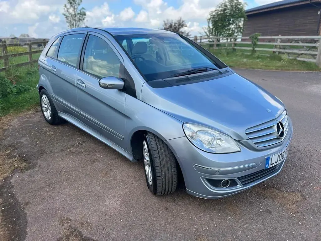 Used Mercedes B180 SE 2006 Blue MPV