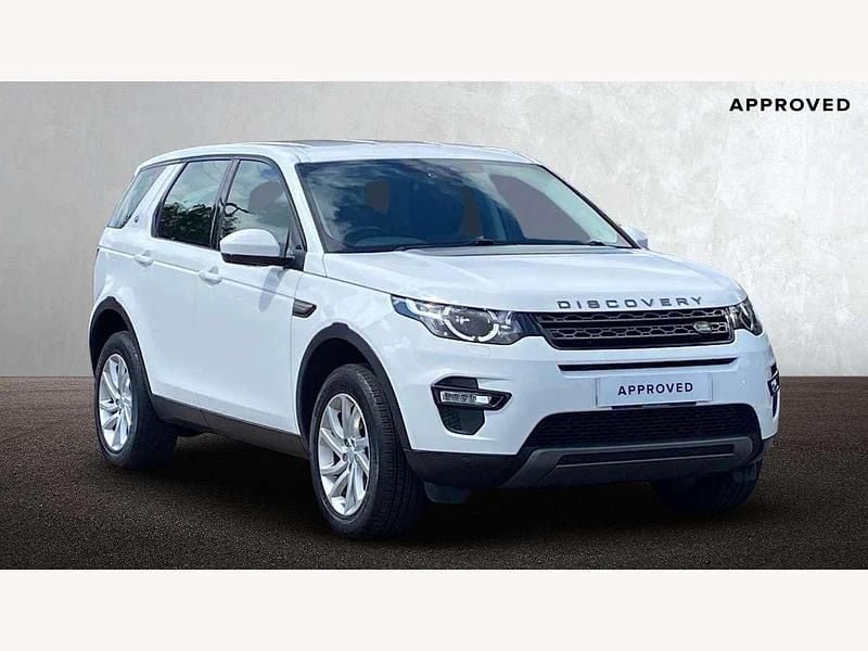 Fuji white Used 2018 Land Rover Discovery Sport SE SUV | £17,450 (Fair price) - Image 1/4