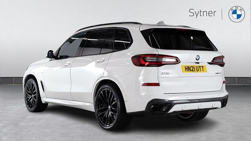 Used BMW X5 M Sport 335 HP (246 kW) 2021 White SUV