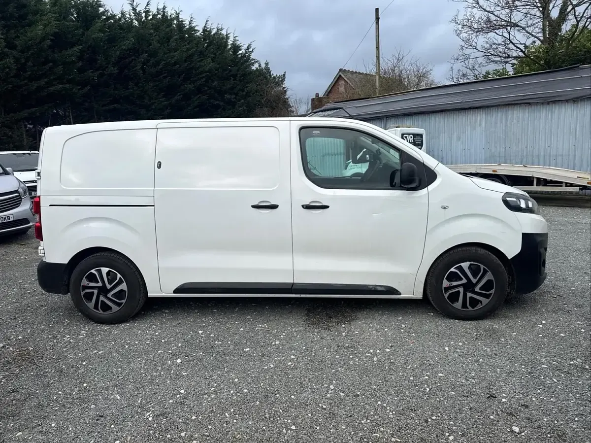 Used Citroën Dispatch 2018 White MPV