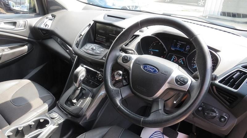 Begagnad Ford Kuga Titanium 2016 Grå SUV