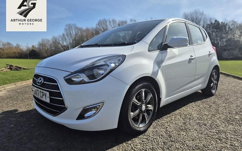 Used Hyundai ix20 SE 116 HP (85 kW) 2017 White Hatchback