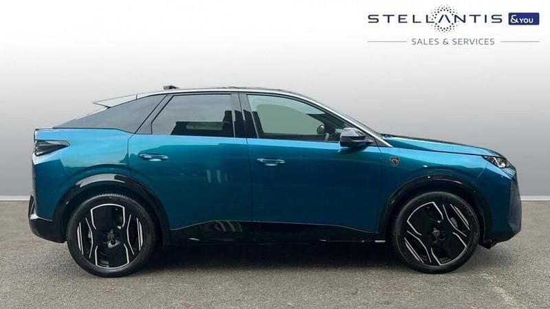 Used Peugeot e-3008 GT 152 kW (207 HP) 2024 Blue SUV