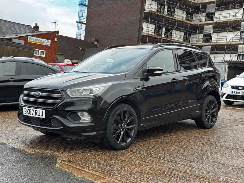 Usado Ford Kuga ST-Line 150 HP (110 kW) 2017 Preto SUV