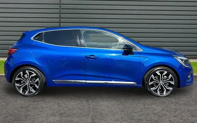 Used Renault Clio Techno 145 HP (106 kW) 2023 Blue Hatchback