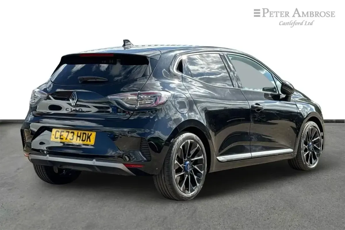 Used Renault Clio Esprit Alpine 140 HP (102 kW) 2023 Black Hatchback