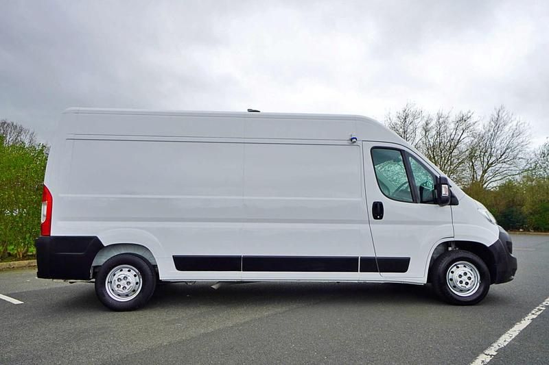 Używany Citroën Relay 140 KM (102 kW) 2022 Biały Van