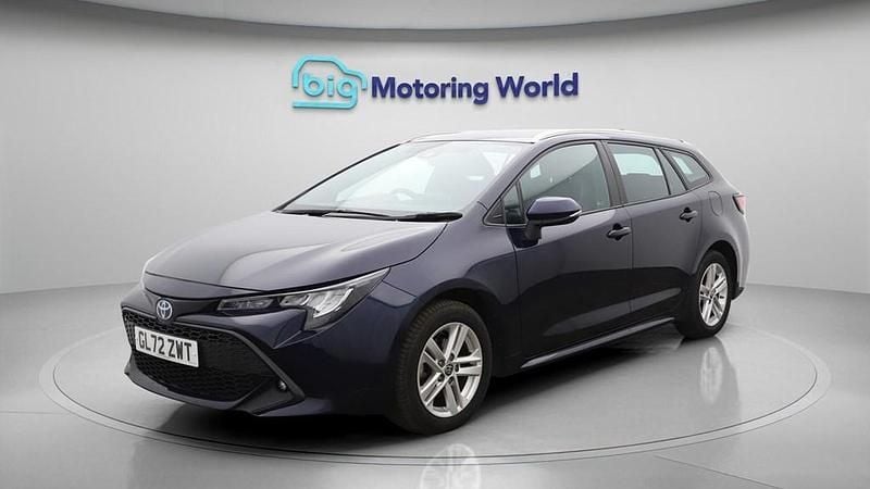 Used Toyota Corolla 140 HP (102 kW) 2023 Blue Estate