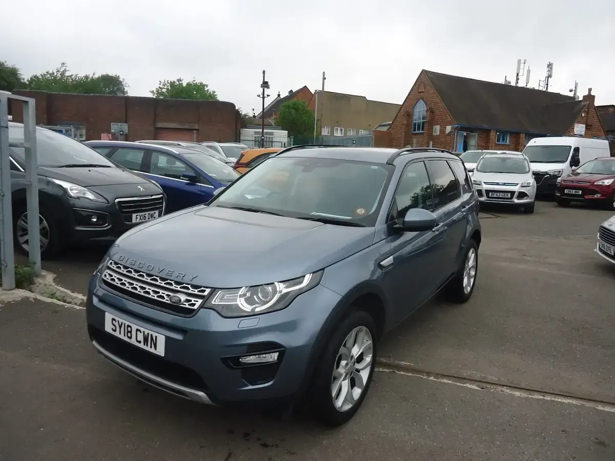 Used Land Rover Discovery 5 HSE 180 HP (132 kW) 2018 Blue SUV