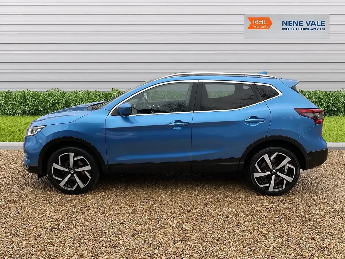 Używany Nissan Qashqai Tekna 110 KM (80 kW) 2017 Niebieski SUV