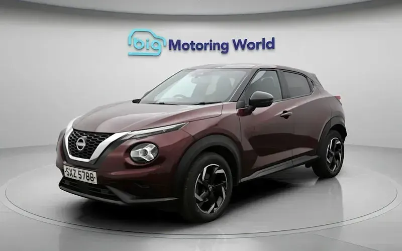 Used Nissan Juke N-Connecta 114 HP (83 kW) 2023 Red SUV