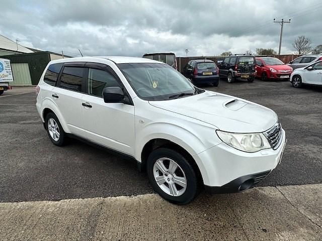 Used Subaru Forester 2010 White SUV