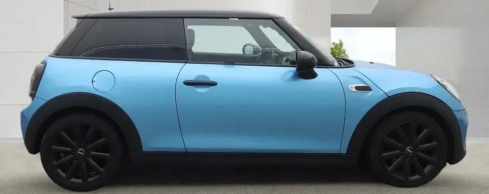 Used Mini Cooper D Hatch 116 HP (85 kW) 2017 Blue Hatchback