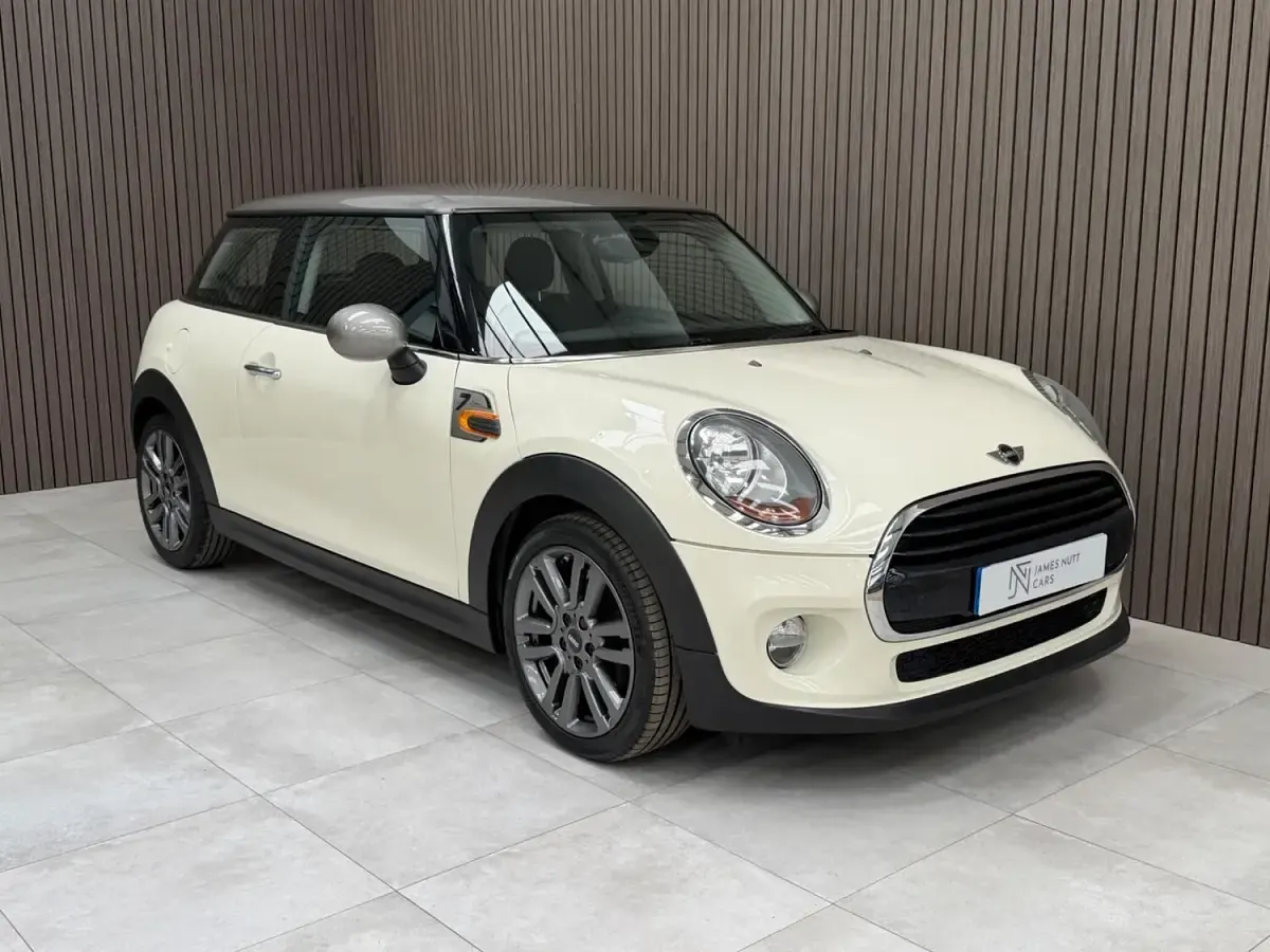 Used Mini Cooper Hatch 136 HP (100 kW) 2017 White Hatchback