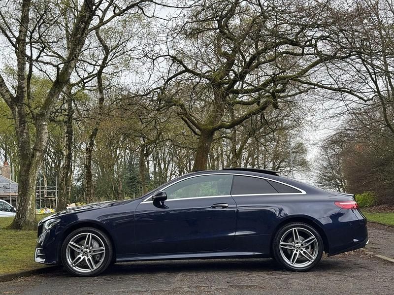 Begagnad Mercedes E220 AMG Line Premium Plus 2017 Blå Sportkupé