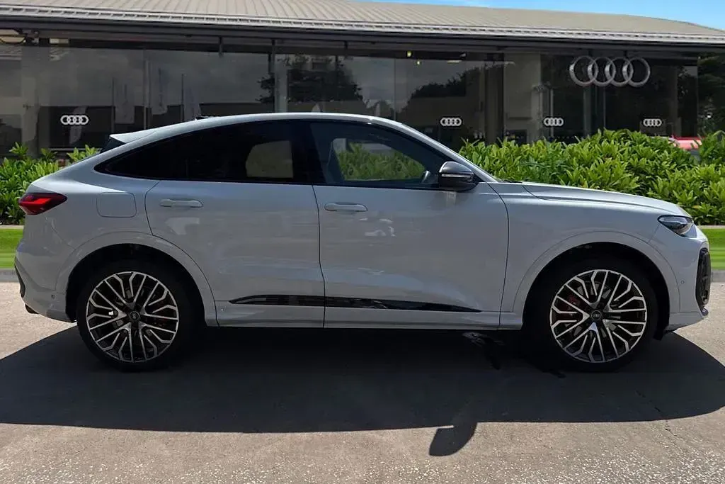 Used Audi SQ5 Advanced 367 HP (269 kW) 2026 White SUV