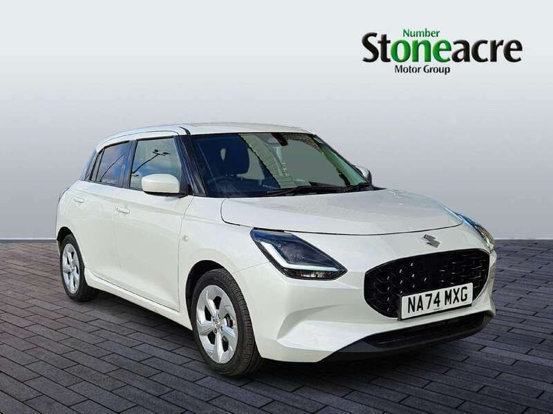 White Used 2025 Suzuki Swift Hatchback | £17,500 (A bit pricey) - Image 1/2