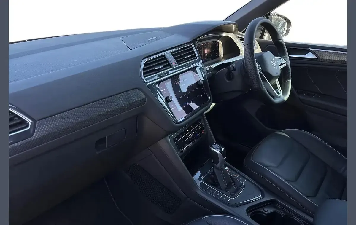 Used VW Tiguan R-line 150 HP (110 kW) 2023 Black SUV
