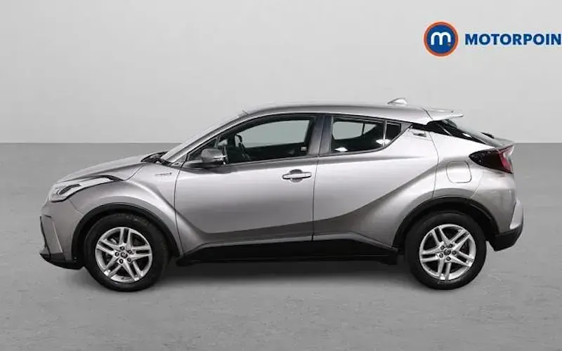 Begagnad Toyota C-HR 122 HK (89 kW) 2023 SUV