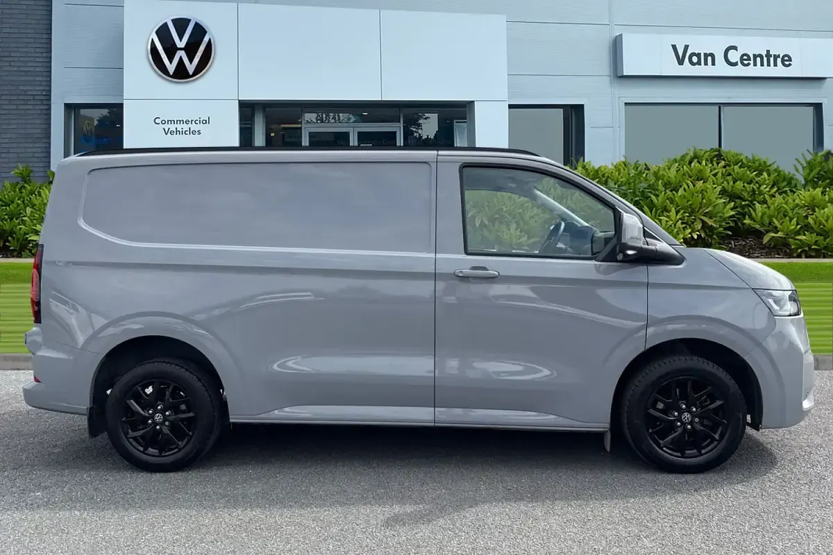 Usado VW Transporter Pro 110 CV (80 kW) 2025 Gris Van