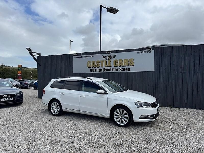White Used 2013 VW Passat Highline Estate | £9,995 (Expensive) - Image 1/4
