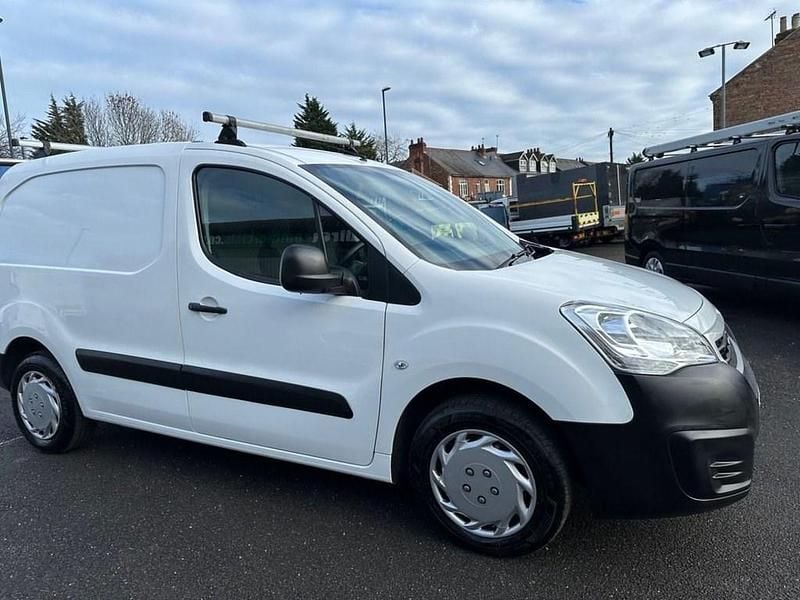 Used Peugeot Partner 64 HP (47 kW) 2017 White MPV
