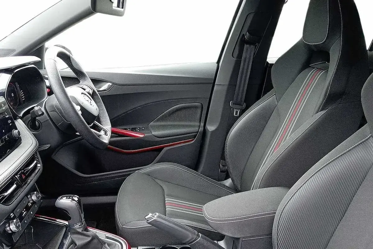 Usado Skoda Fabia Monte Carlo 85 CV (62 kW) 2024 Gris Utilitario