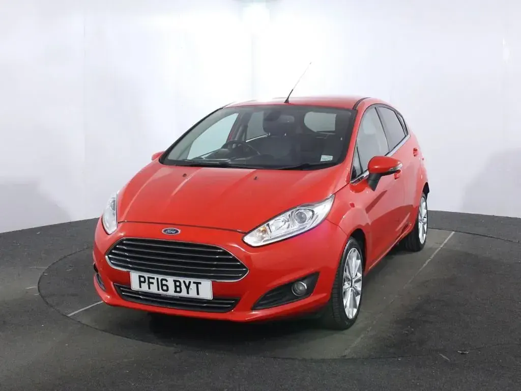 Used Ford Fiesta Titanium X 101 HP (74 kW) 2016 Red Hatchback