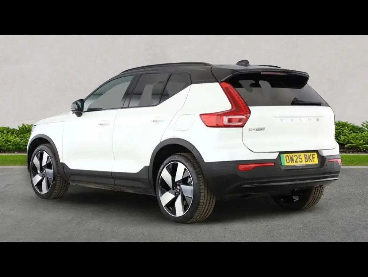 Used Volvo EX40 Ultra 185 kW (252 HP) 2025 White SUV